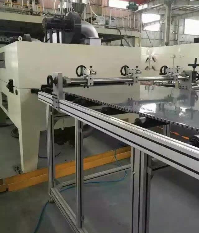 PP蜂窝复合板生产线